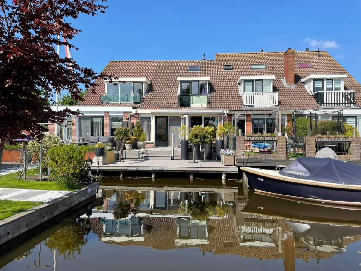 Guesthouse Bednboot Met Terras Aan Het Water Rijpwetering Dış mekan fotoğraf