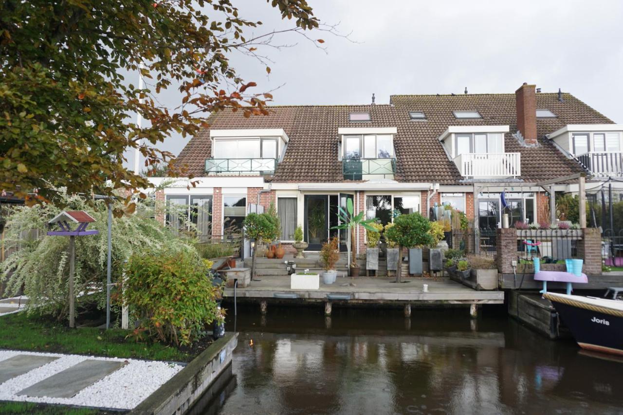 Guesthouse Bednboot Met Terras Aan Het Water Rijpwetering Dış mekan fotoğraf